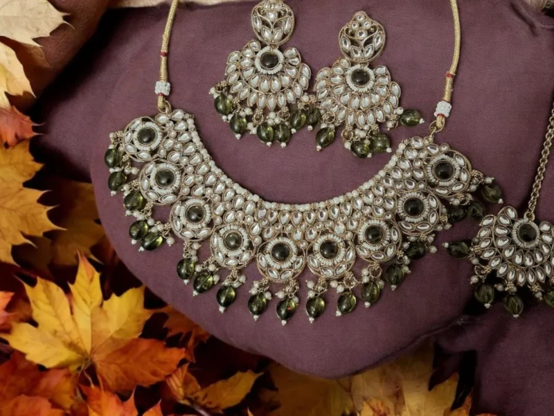 Hariyaali kunda Jewelley set with Tikka