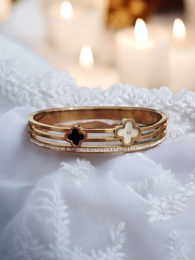 Midnight Pearl Dual Clover Charms on Triple Gold Bands