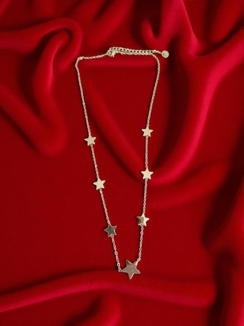 Celestial Charm Chain – Bold Star Statement
